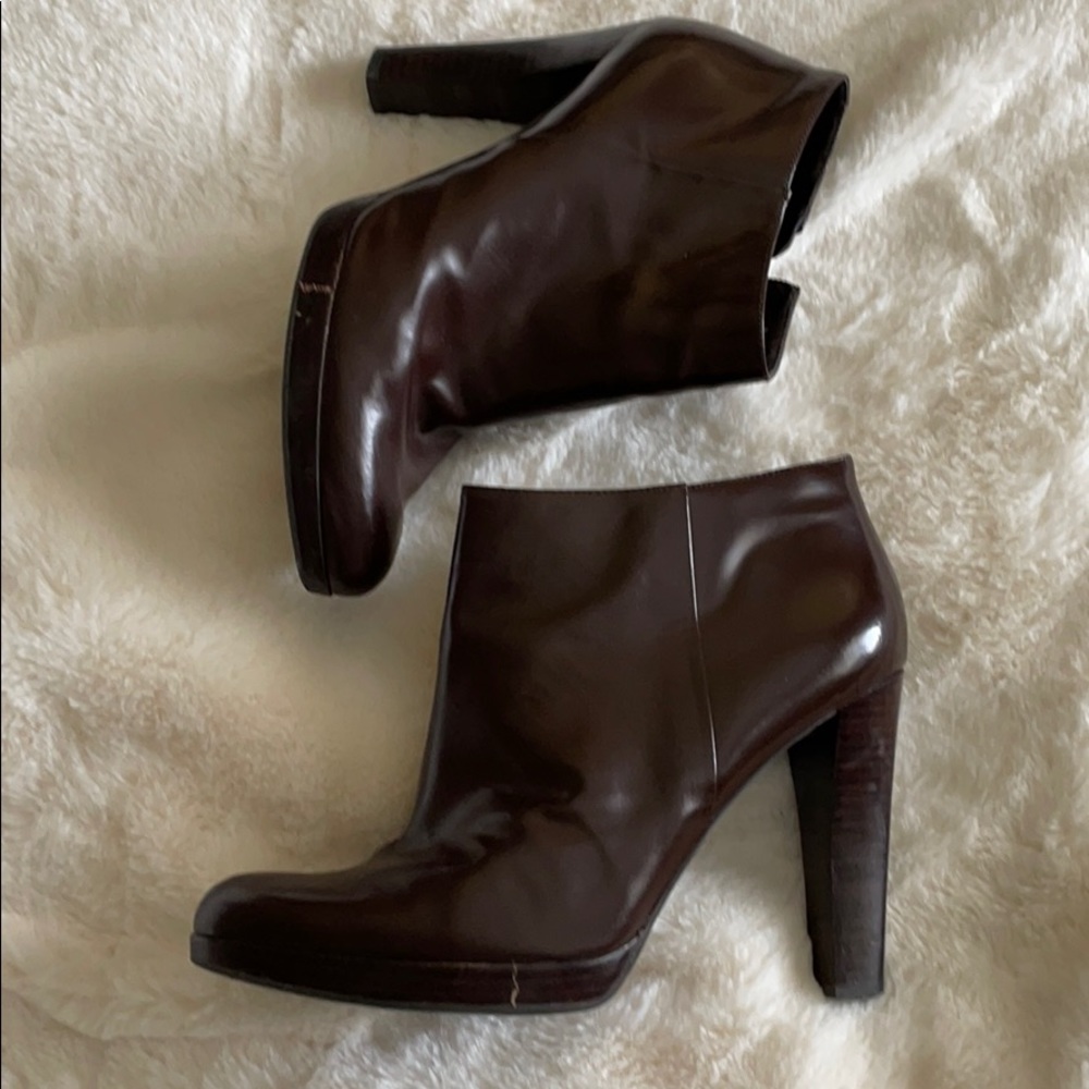 Dark brown shiny leather booties